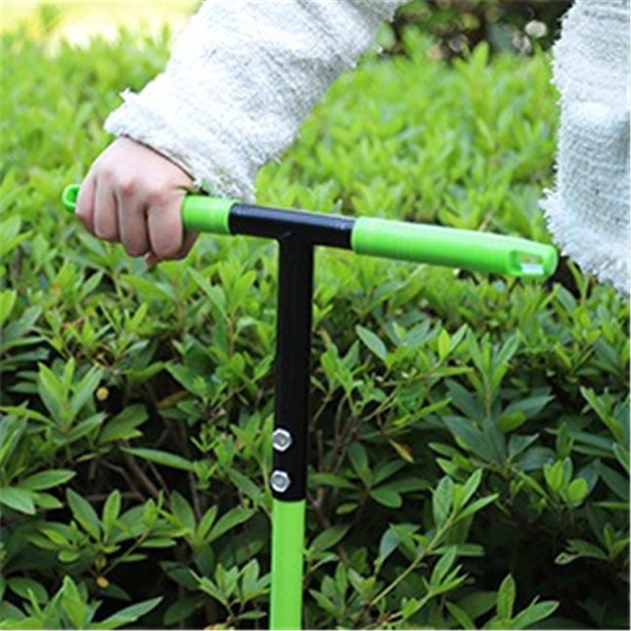 Heavy-Duty Flower Seedling Transplanter with Detachable Handle - No.45 Steel Garden Tool for Nursery & Home Gardening (13)